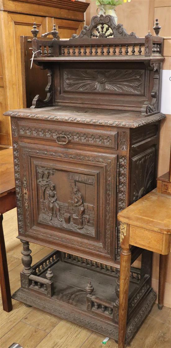 An oak Flemish cabinet W.71cm
